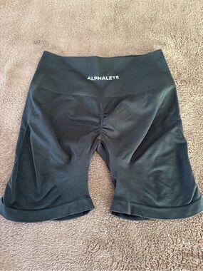 Small Alphalete Amplify Short